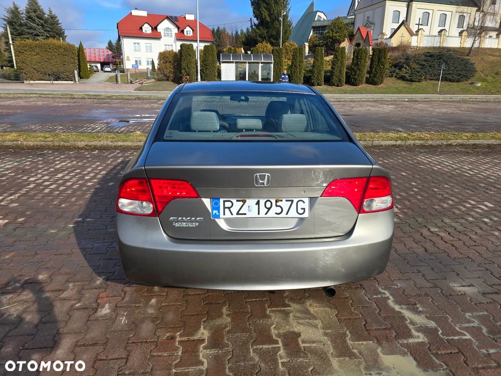 Honda Civic 1.8 Executive - 6