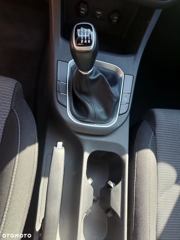 Hyundai i30 1.5 DPI Classic + - 19