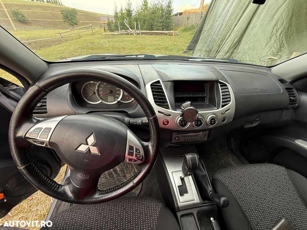 Mitsubishi L200 - 12