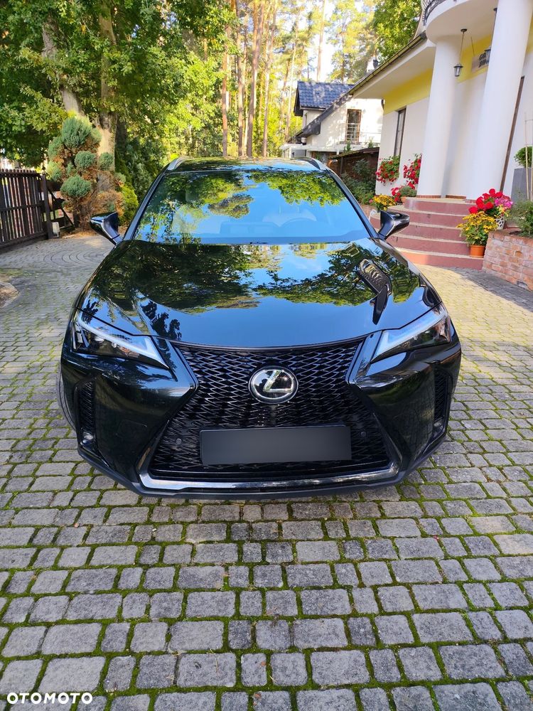 Lexus UX - 4