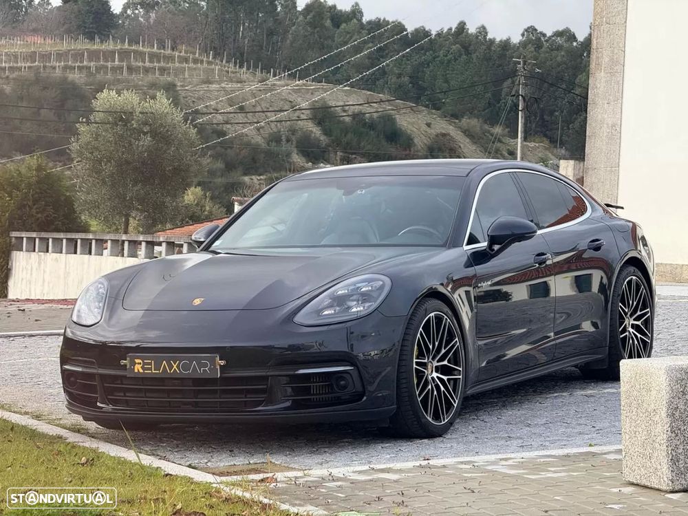Porsche Panamera 4 E-Hybrid - 3