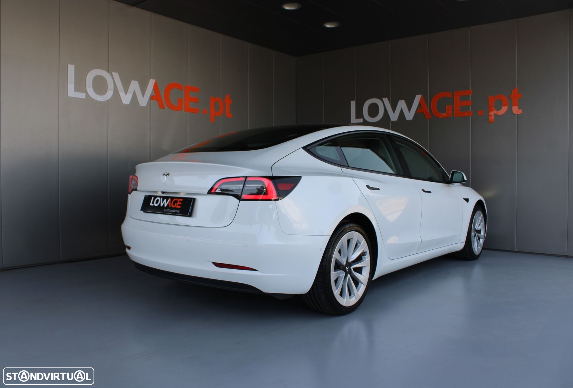 Tesla Model 3 Standard Range Plus RWD - 3
