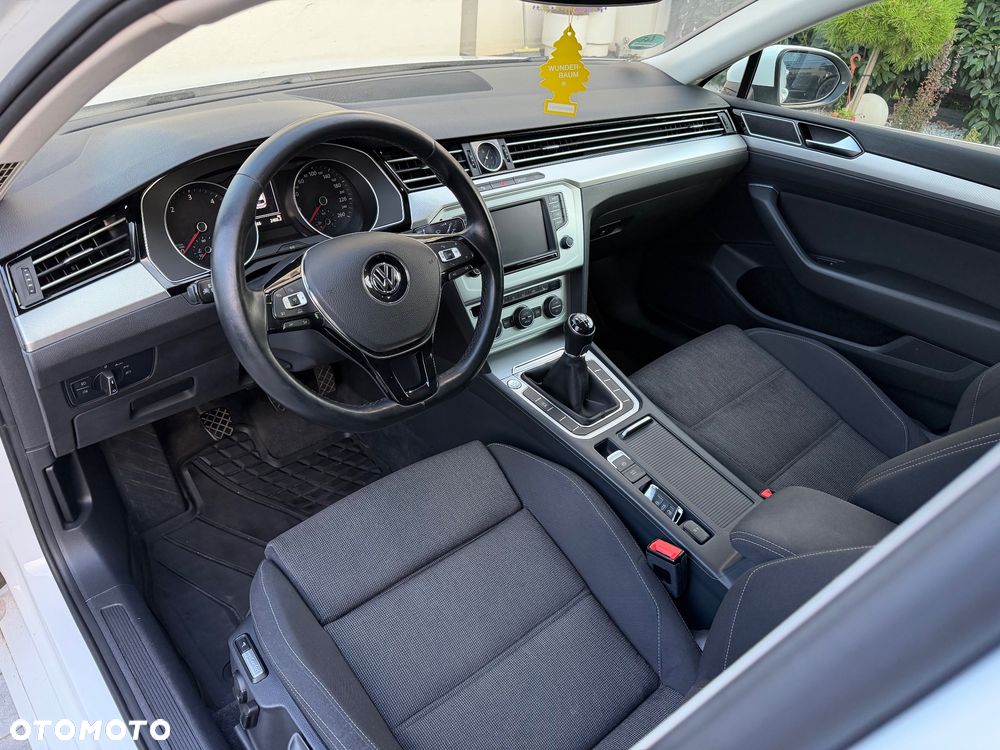 Volkswagen Passat 1.6 TDI (BlueMotion Technology) Comfortline - 20