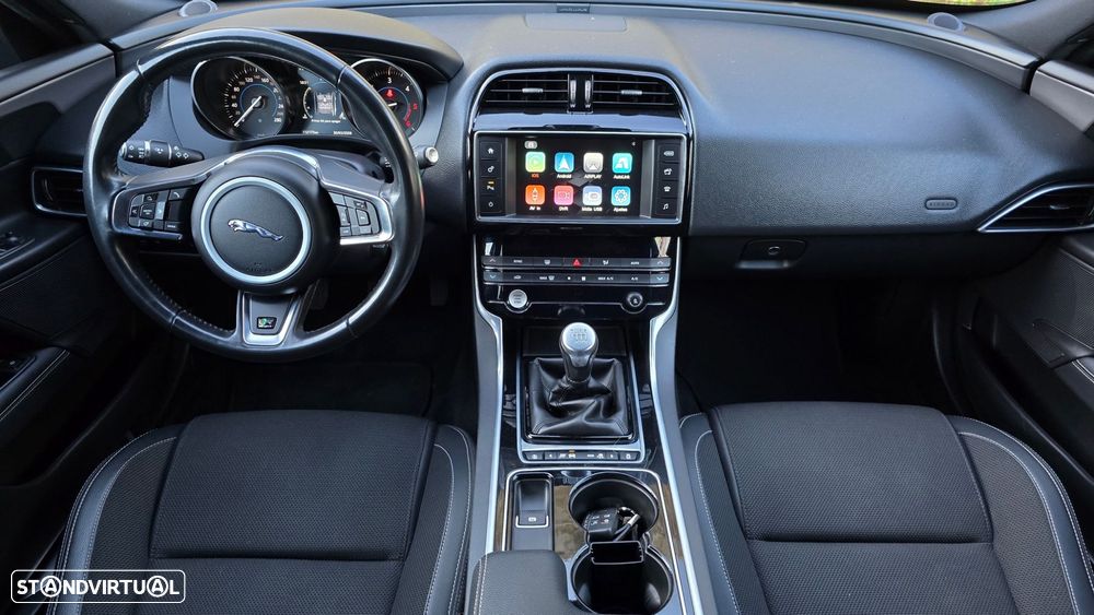 Jaguar XE 2.0 D R-Sport - 10