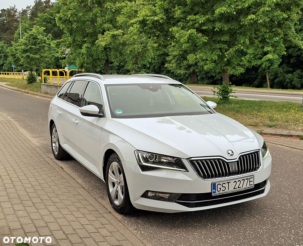 Skoda Superb 2.0 TDI Premium Edition - 16