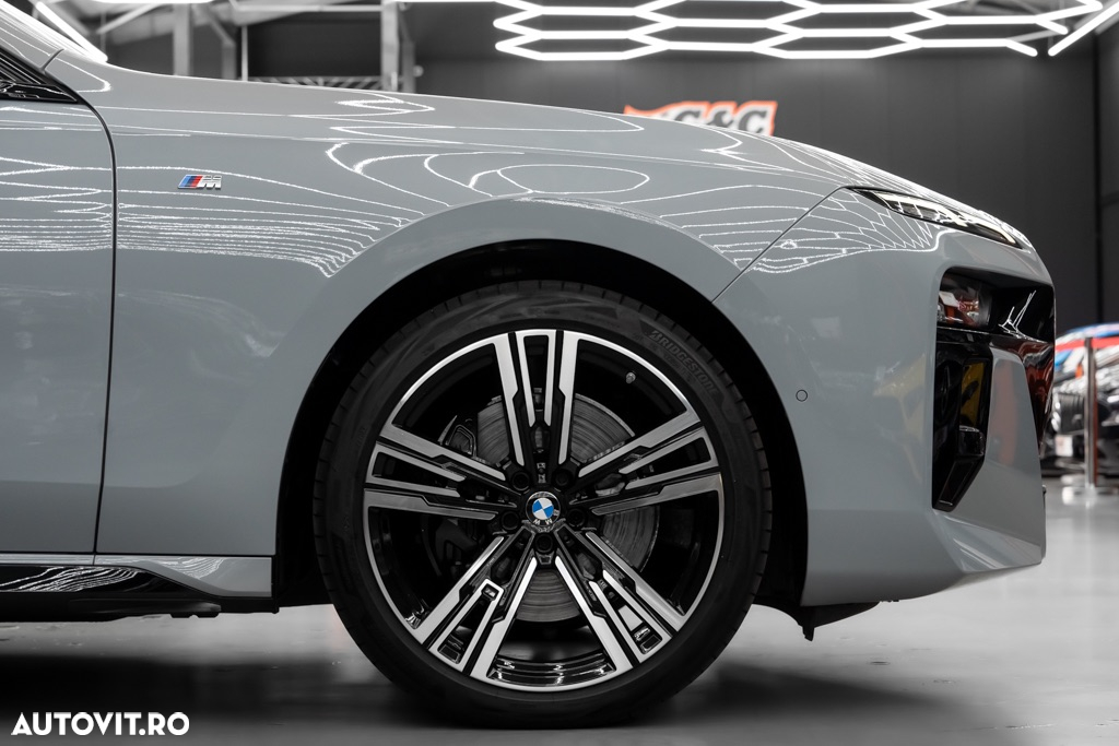 BMW Seria 7 740d xDrive MHEV - 8