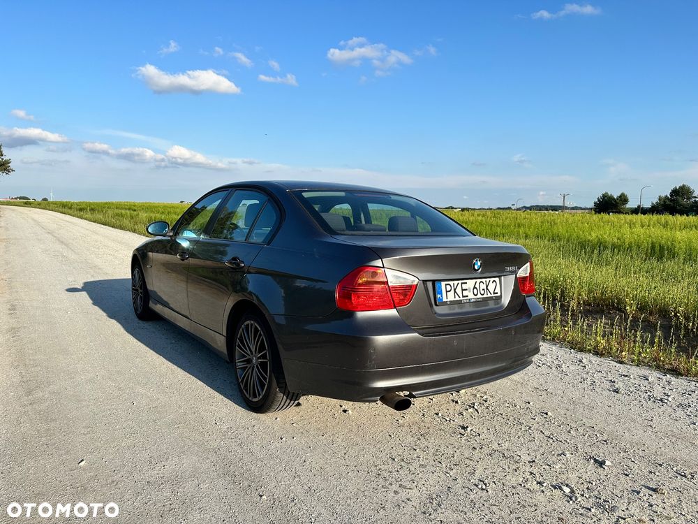 BMW Seria 3 318i - 3