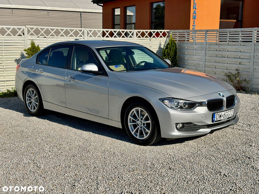 BMW Seria 3 316i - 4