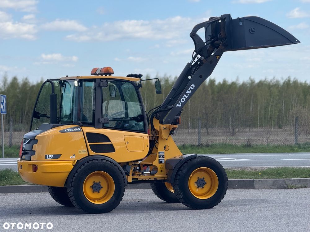 Volvo L25F - 2