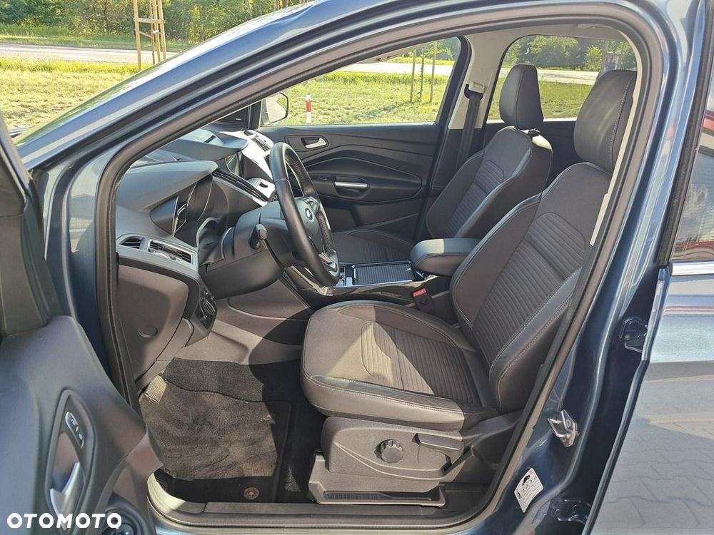Ford Kuga - 10