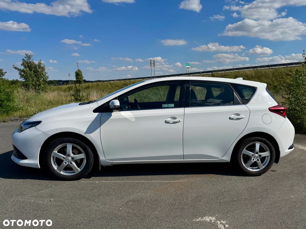 Toyota Auris 1.6 Premium - 3
