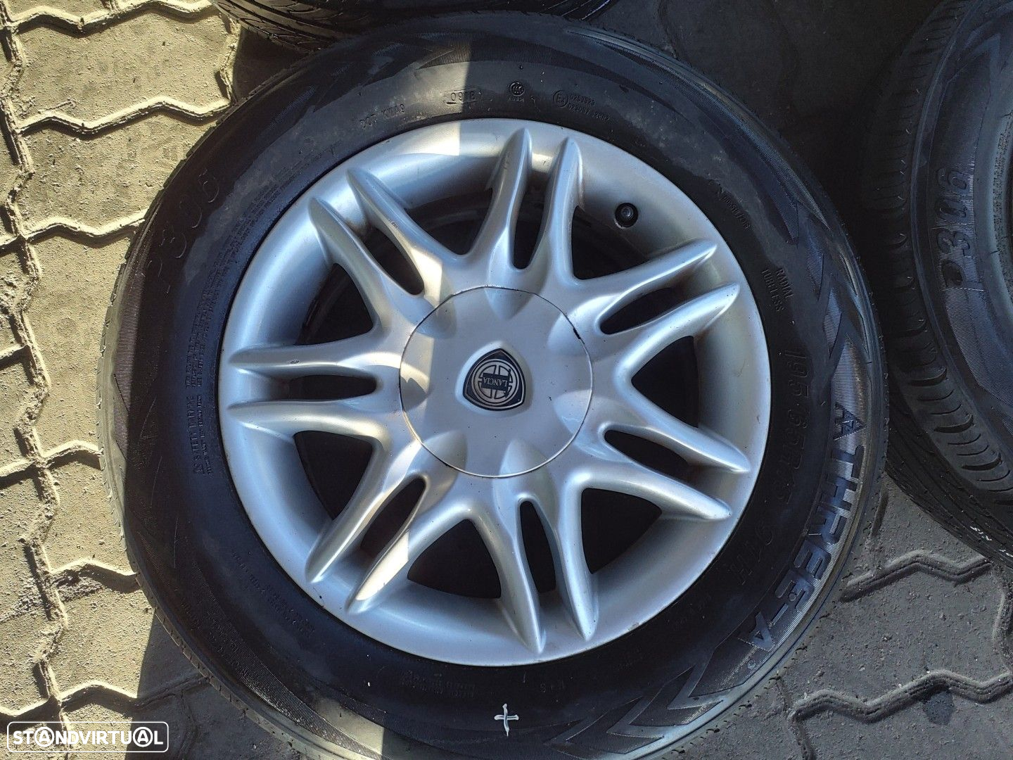 Jantes LANCIA R15 com pneus 195/65 furação 4x98 - 5