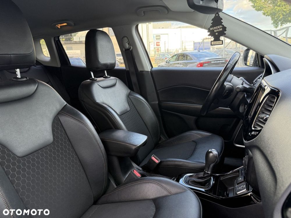 Jeep Compass - 28