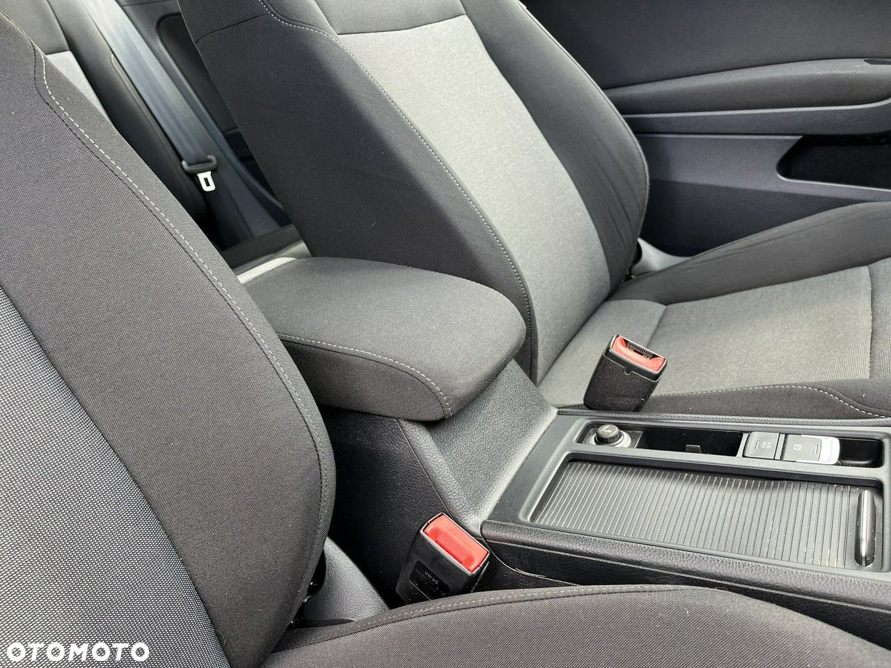 Volkswagen Golf - 23