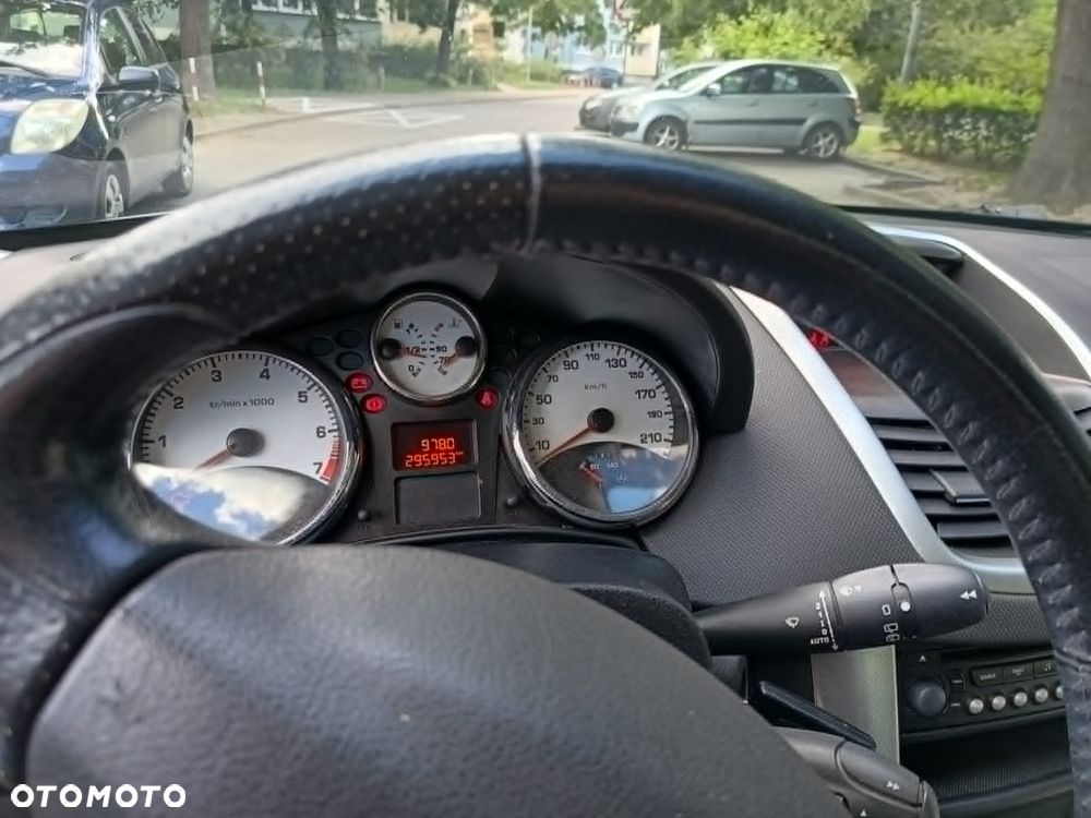 Peugeot 207 1.4 16V Trendy - 11