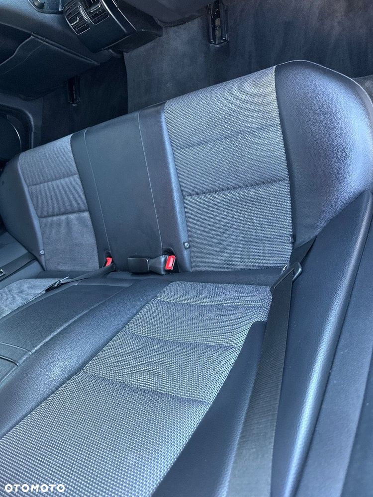 Mercedes-Benz Klasa C 180 CGI Automatik BlueEFFICIENCY Avantgarde - 20