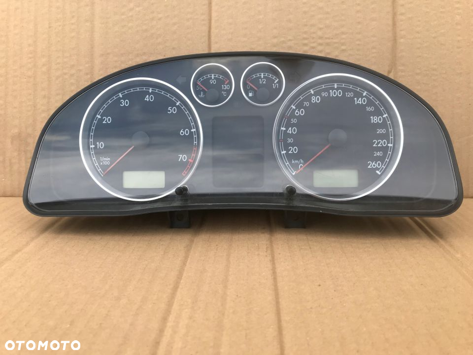 Licznik Vw PASSAT B5 zegary Obrotomierz 3B0920827X 3B09208805 - 2
