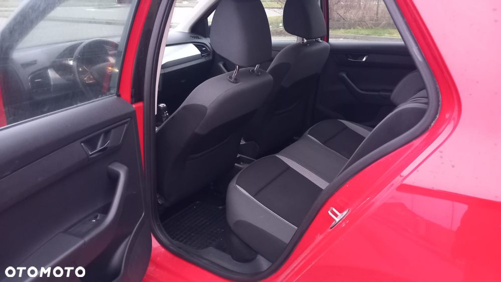 Skoda Fabia 1.0 MPI Cool Edition Red & Grey - 22