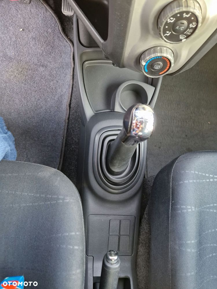 Toyota Yaris - 17