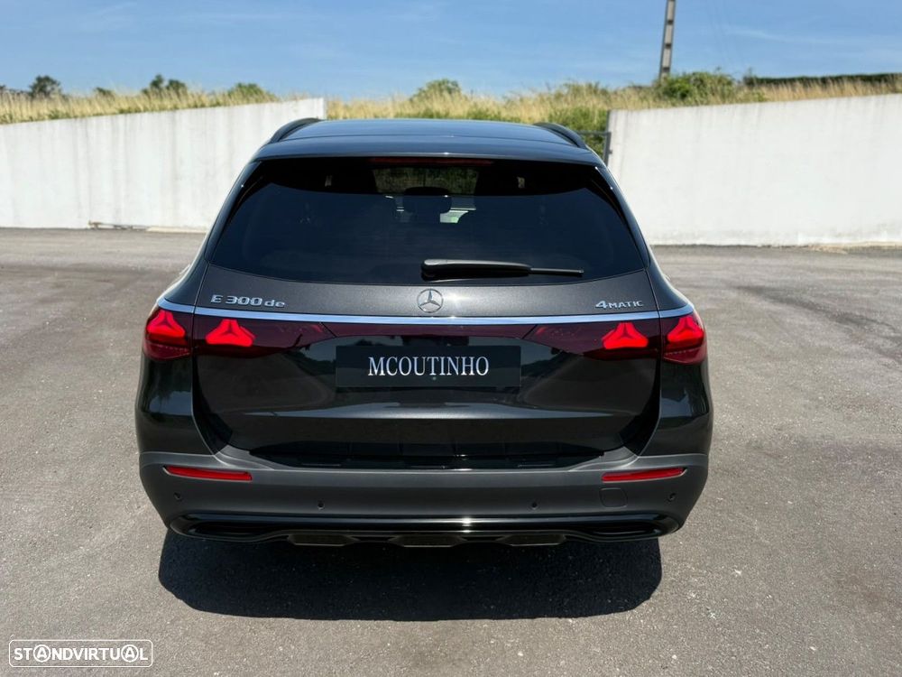 Mercedes-Benz E 300 - 4