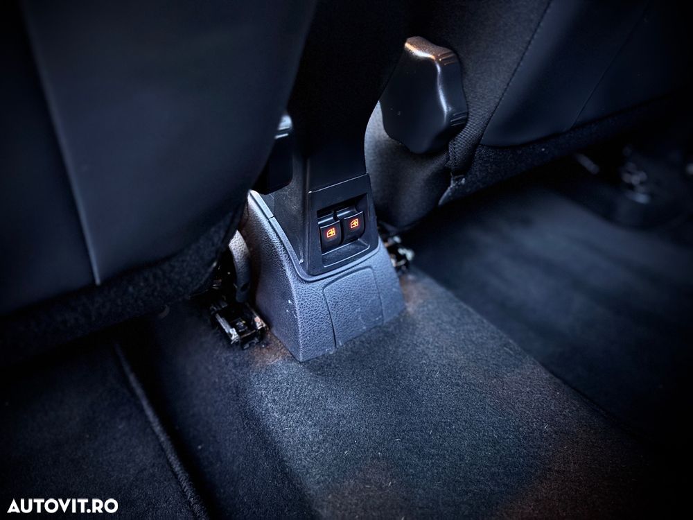 Dacia Logan TCe 90 Prestige - 29