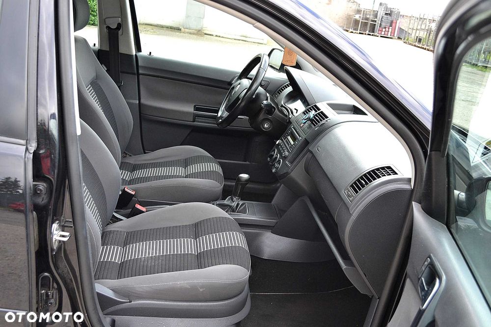 Volkswagen Polo - 8