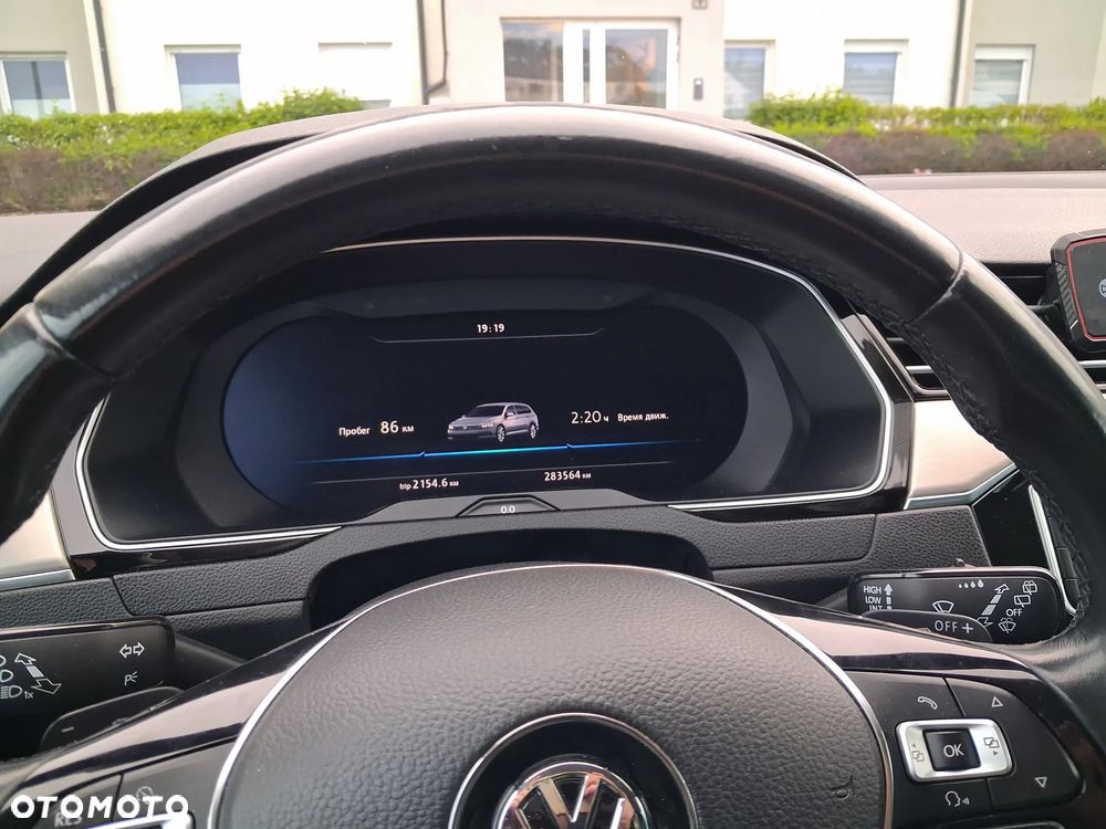 Volkswagen Passat 1.6 TDI SCR DSG Business - 24