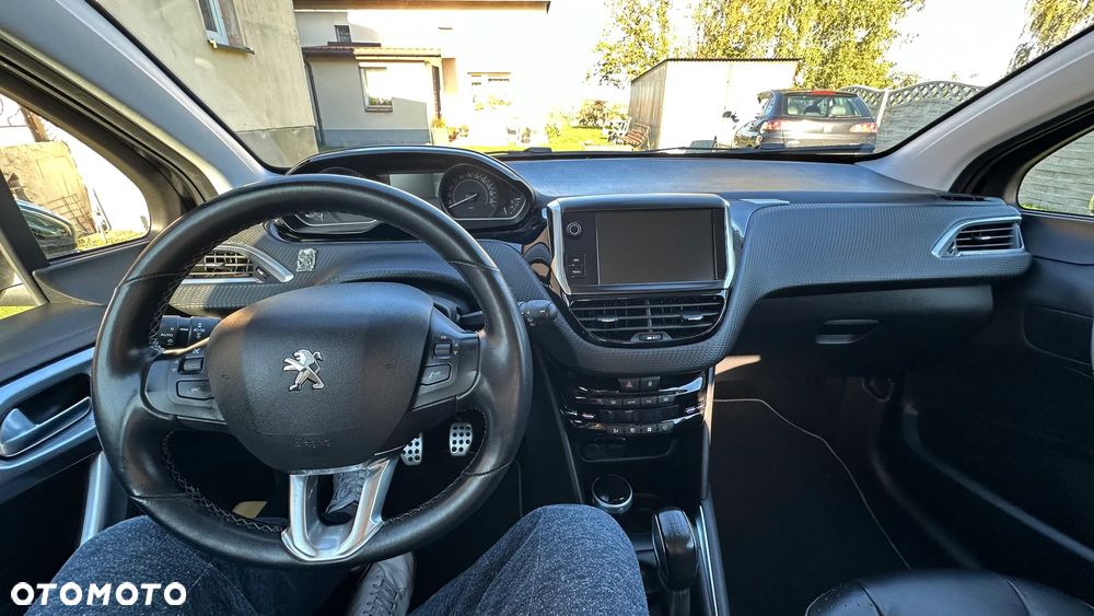 Peugeot 208 1.2 PureTech Allure S&S - 18