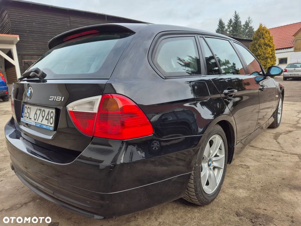 BMW Seria 3 318i - 10