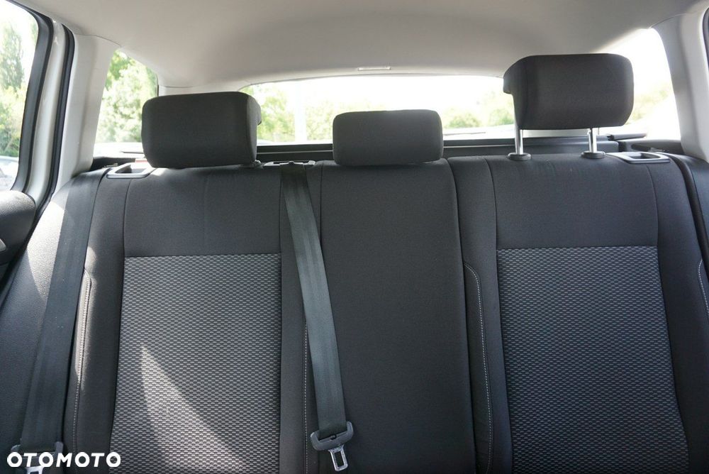 Volkswagen Golf - 23