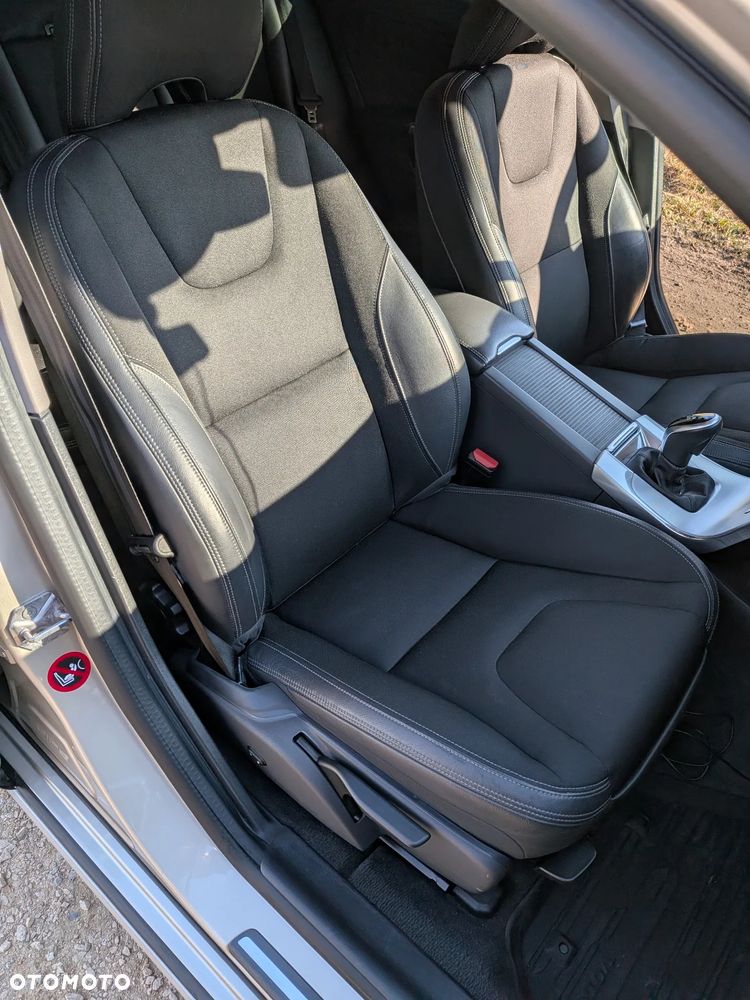 Volvo V60 Cross Country T5 Geartronic Momentum - 25