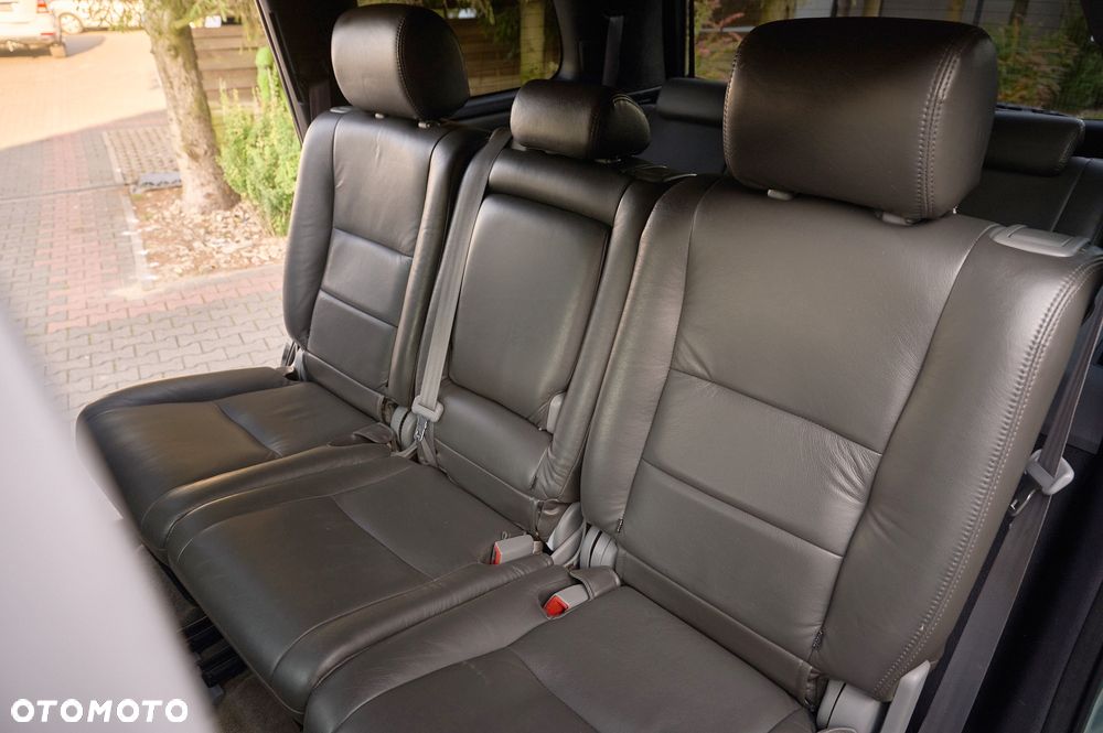 Toyota Sequoia - 25