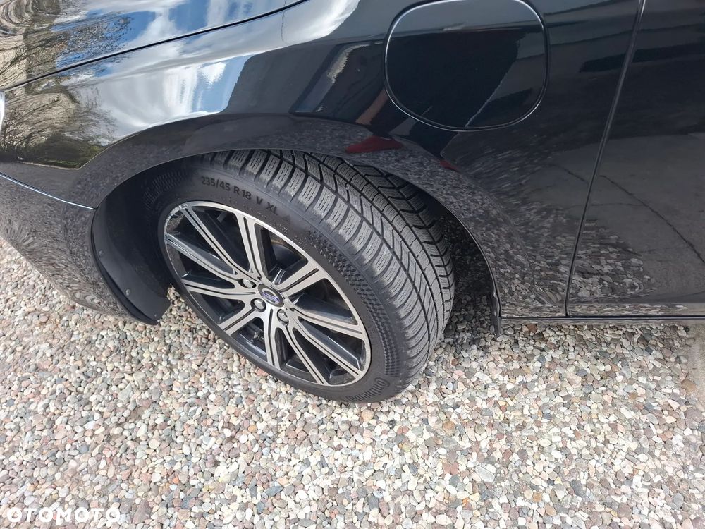 Volvo V60 D6 AWD Plug-in Hybrid R-Design Summum - 12