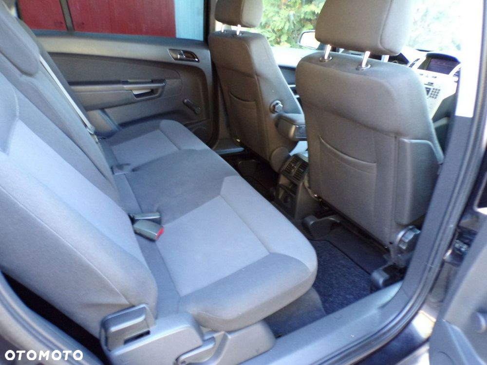 Opel Zafira - 24