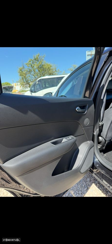 Renault Arkana 1.6 E-Tech Business - 13