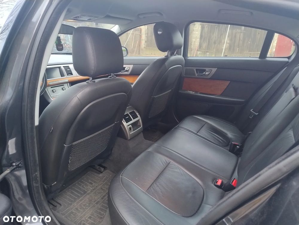 Jaguar XF 3.0 V6 Luxury - 9