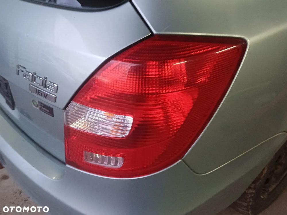 LAMPY TYŁ SKODA FABIA 2 KOMBI LEWA PRAWA 07- - 3