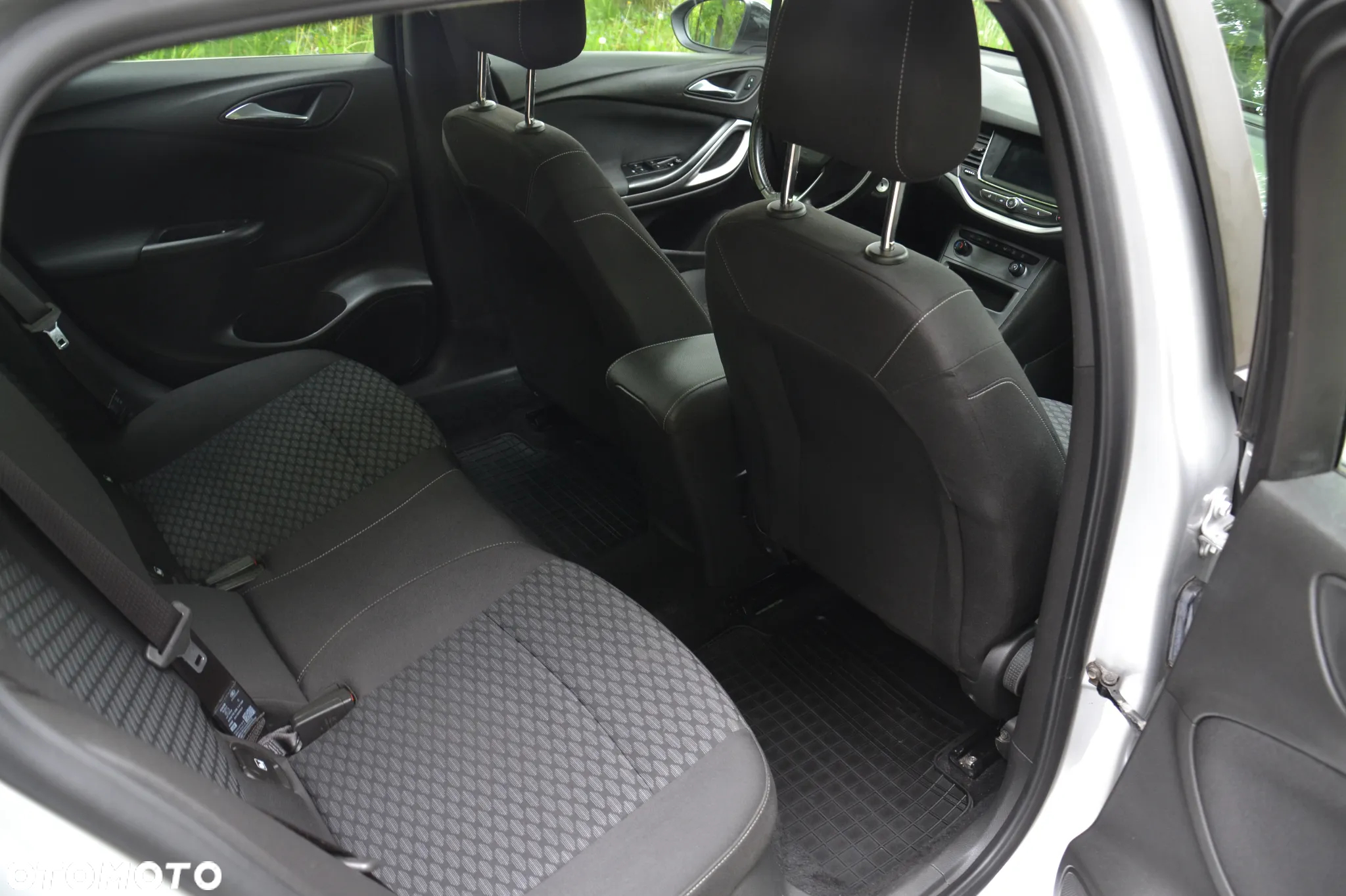 Opel Astra V 1.2 T Edition S&S - 24
