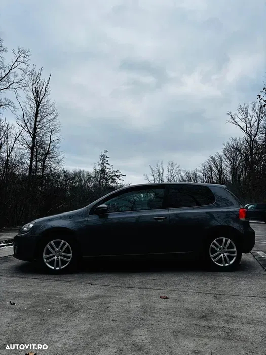 Volkswagen Golf 1.6 TDI BlueMotion Technology DPF Comfortline - 2