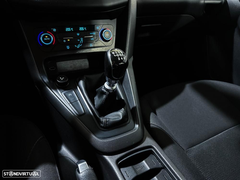 Ford Focus 1.6 TDCi Titanium — fotografia 48