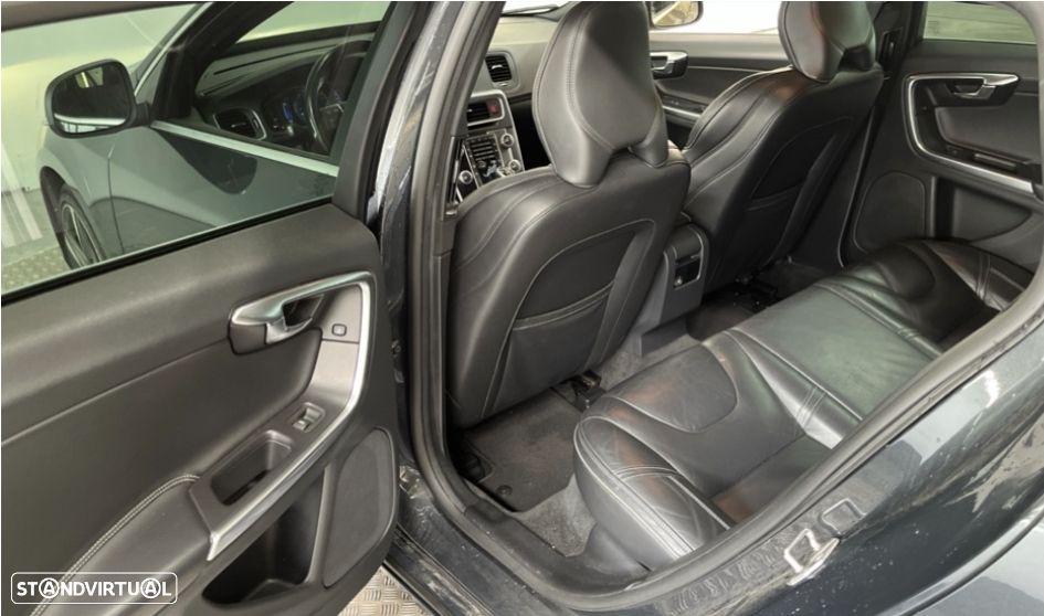 Volvo V60 2.0 D4 R-Design Geartronic - 9
