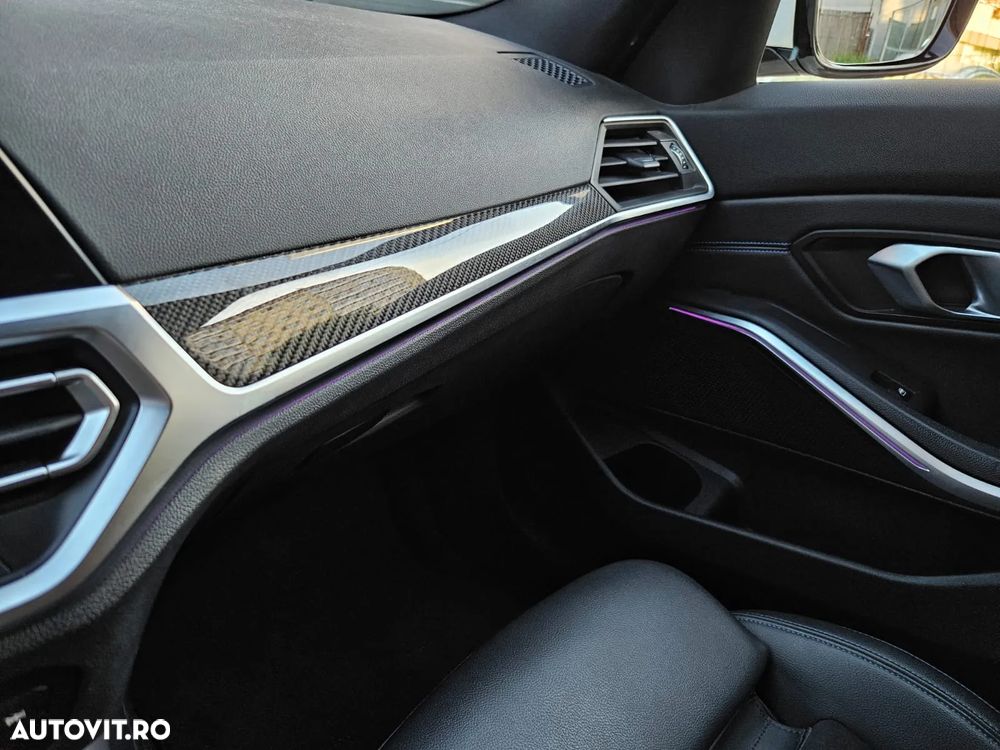 BMW Seria 3 318i Aut. M Sport - 11