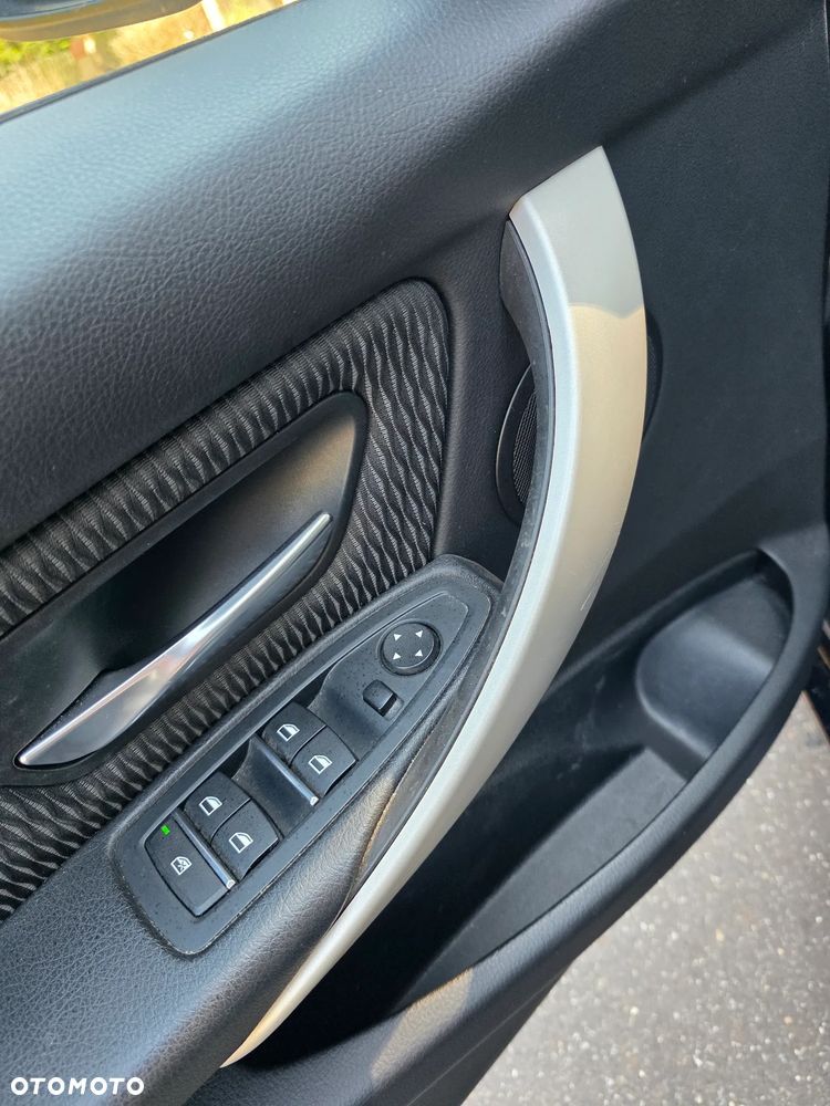 BMW Seria 3 320d - 8