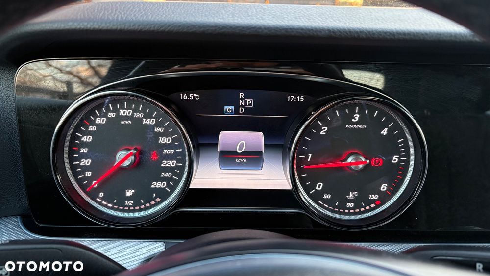Mercedes-Benz Klasa E 220 d 9G-TRONIC - 21