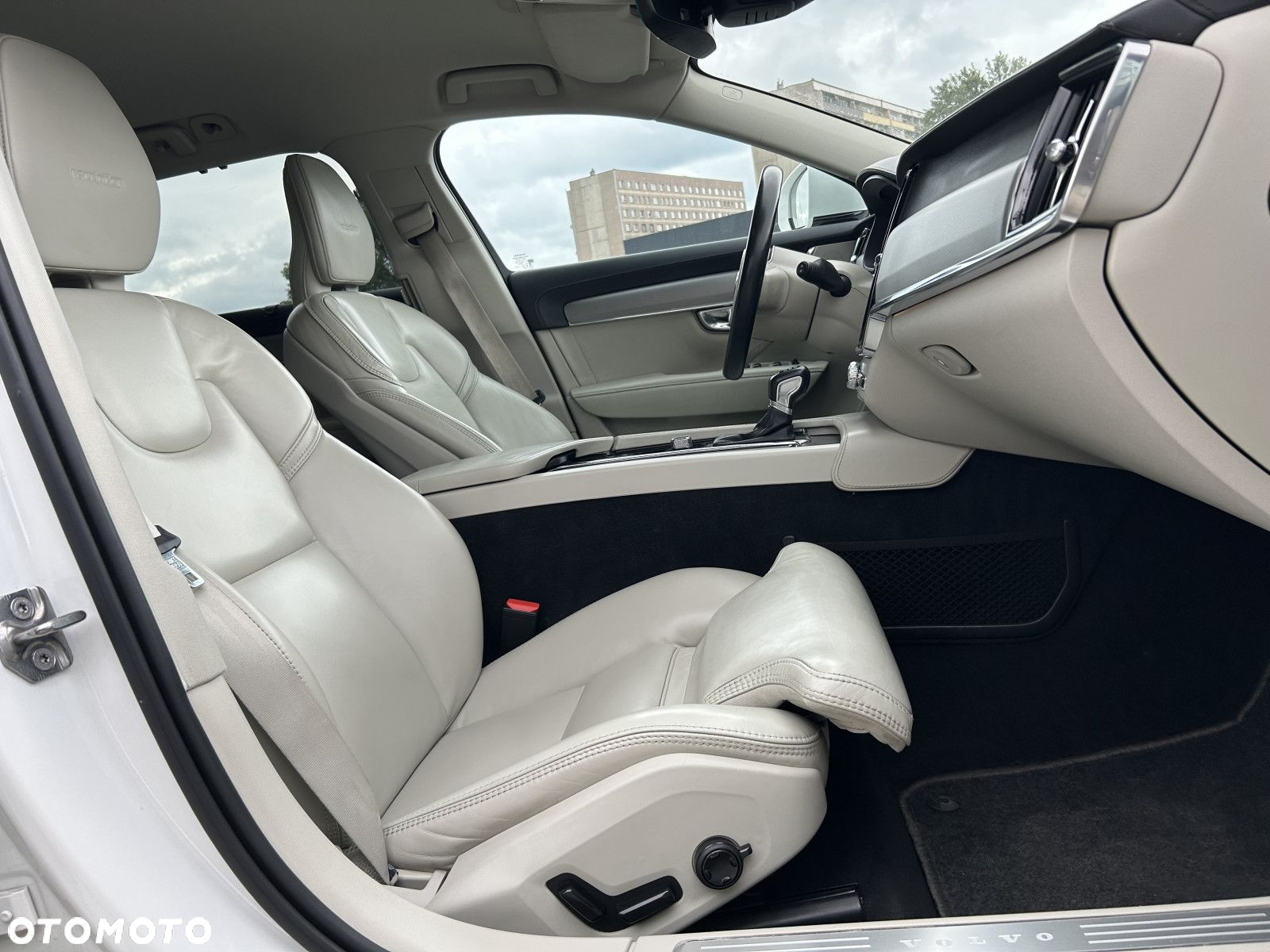 Volvo V90 - 25