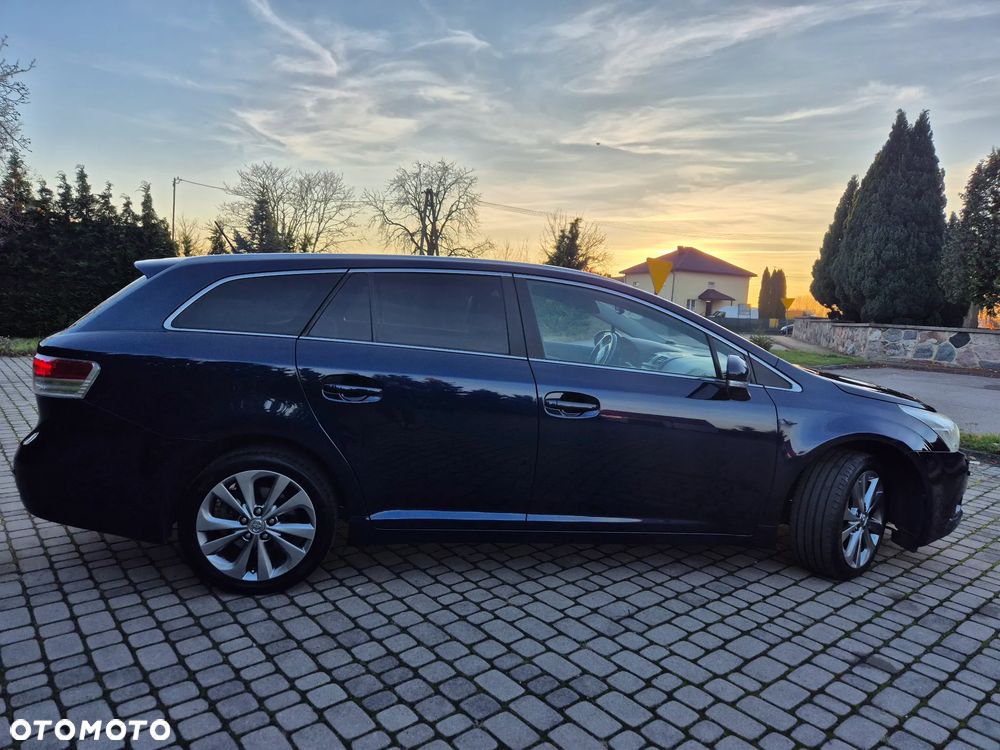 Toyota Avensis 2.0 Prestige NAVI - 7