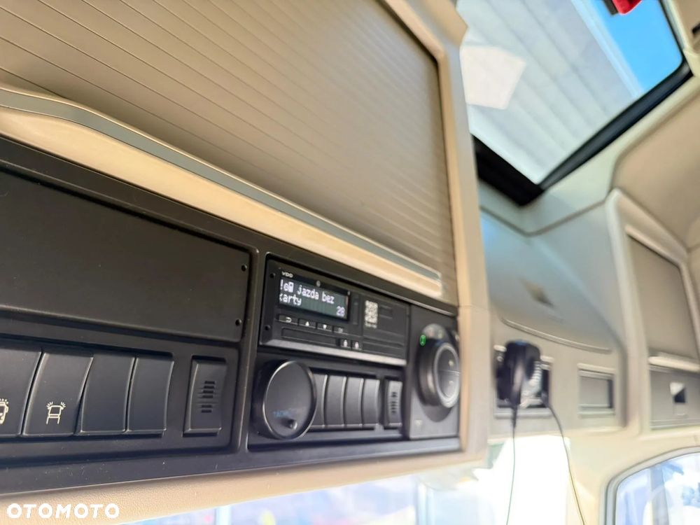 Volvo FH I-Save Globetrotter XL - 19