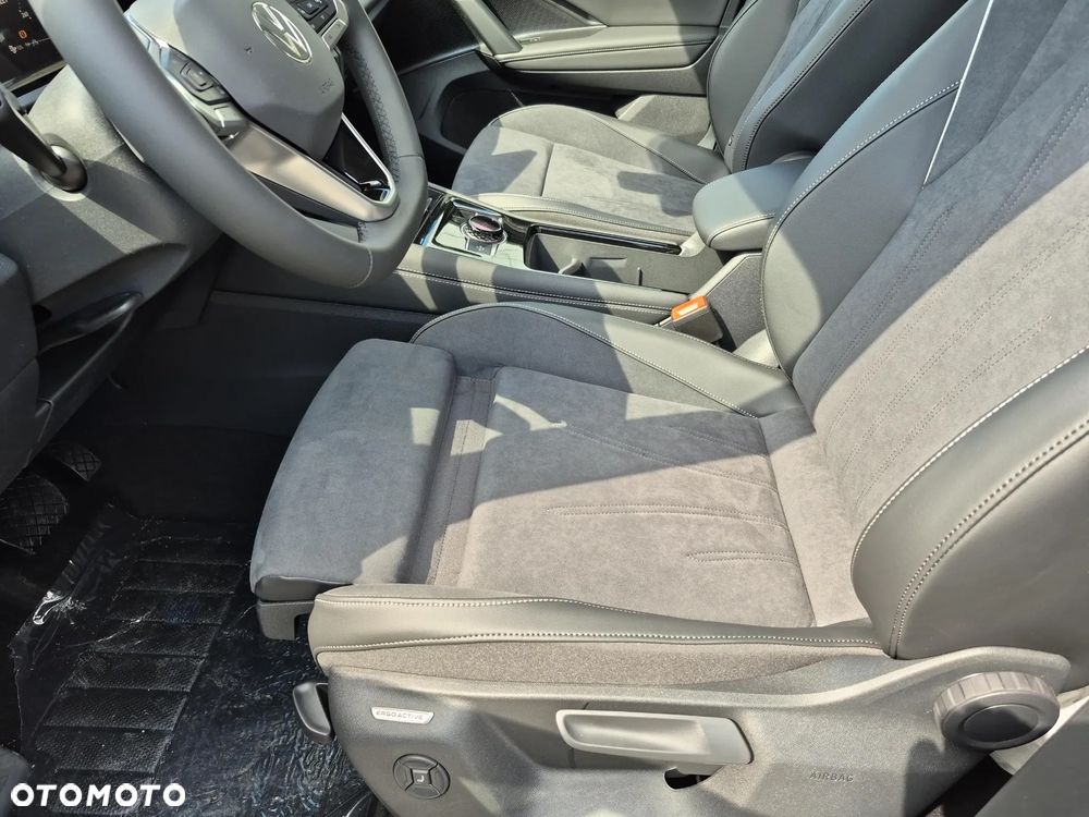 Volkswagen Tiguan - 10