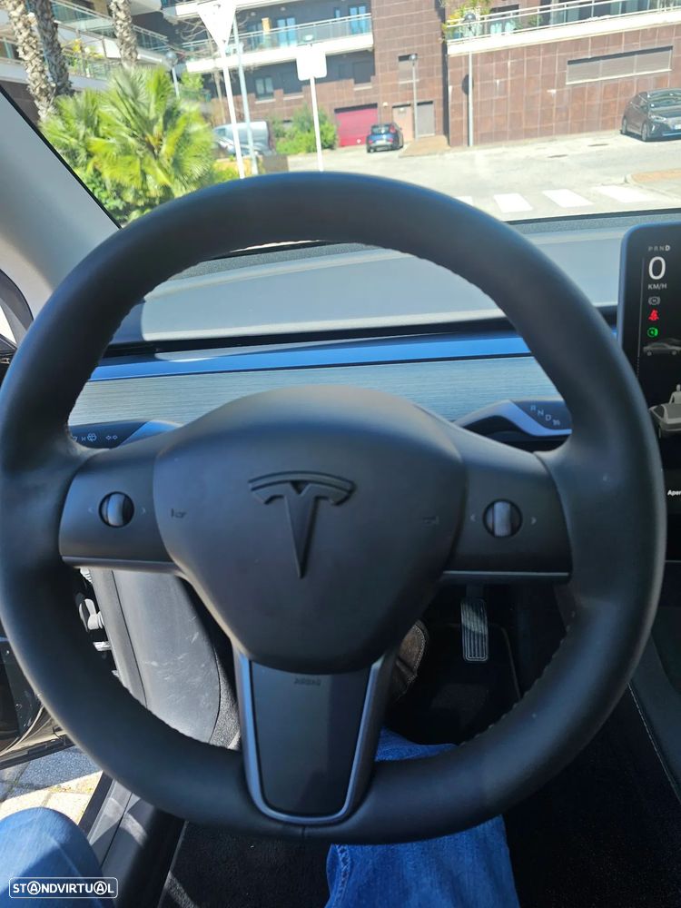 Tesla Model Y - 17