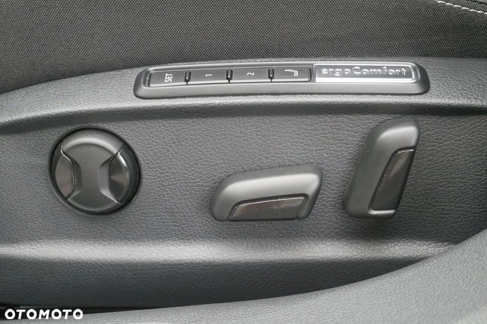 Volkswagen Passat Variant - 33